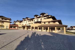 Immobile in asta di 282 m² con 1 locale e box auto