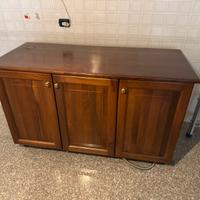 Mobile in legno di noce