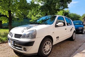 Clio 1.2 16v 75cv