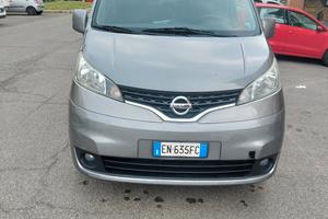 Nissan 200