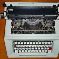 Macchina da scrivere OLIVETTI STUDIO 45 i