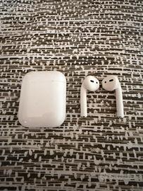 Apple Airpods (cuffie)