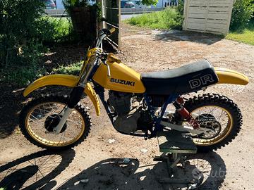 SUZUKI DR 500