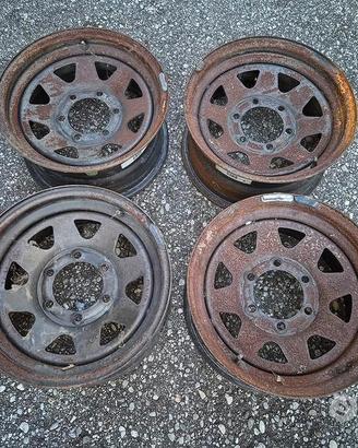 Cerchi In Ferro Da 15" Per Nissan Patrol GR