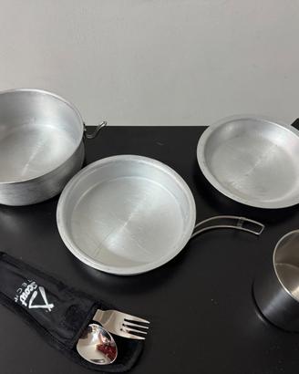 Gavetta, bicìcchiere e posate per scoutismo