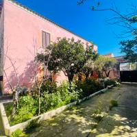 Villanovafranca - Casa indipendente con cortile