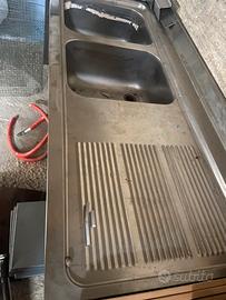 Doppio lavandino con gocciolatoio