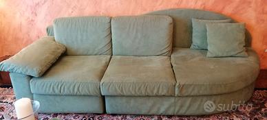 N. 2 DIVANI IN ALCATARA