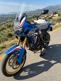 HONDA CRF AFRICA TWIN 1000l -Tricolor-