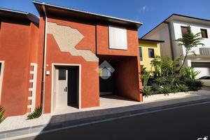 CASA DI CORTE A CAPANNORI