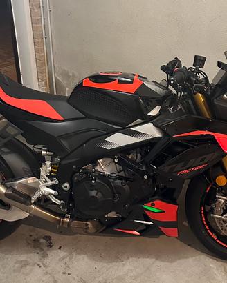 Aprilia tuono v4 factory 2025