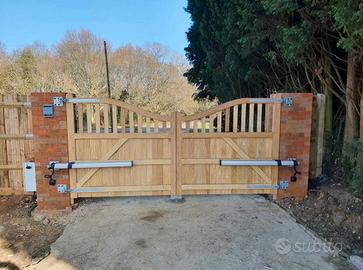 Motori per cancelli battenti e scorrevoli