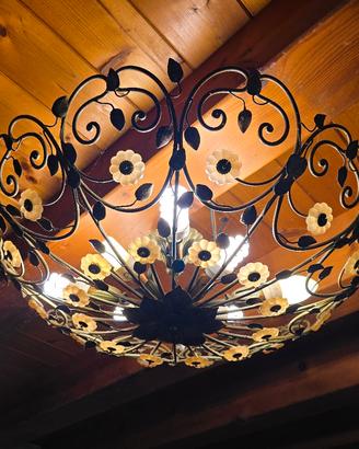 Grande lampadario ferro battuto rustico floreale