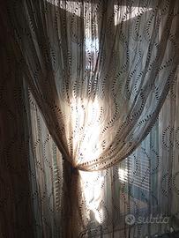 Due tende più tendine finestra