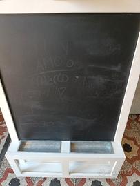 lavagna grafite nera con cornice di legno bianco