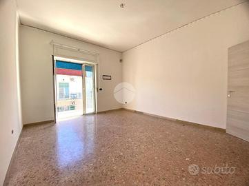 2 LOCALI A NAPOLI