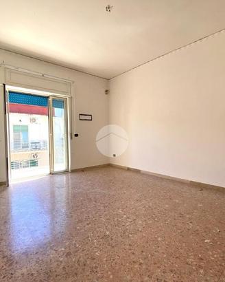 2 LOCALI A NAPOLI