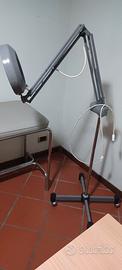 lente di ingrandimento e lampada x studio medico 