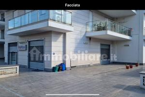 Pizzeria già Attrezzata con giardino