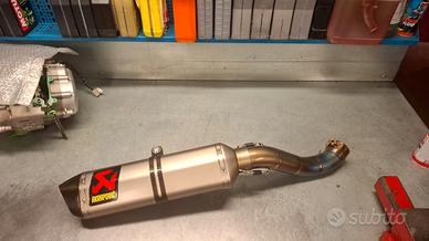 silenziatore akrapovic Aprilia tuono
