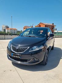 Lancia Ypsilon 1.0 hybrid Gold neopatentati