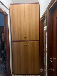 Mobile guardaroba o dispensa