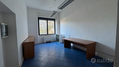 Appartamento uso ufficio con garage