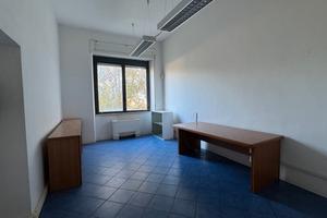 Appartamento uso ufficio con garage