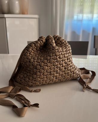 Borsa Pouch Bag fatta all'uncinetto
