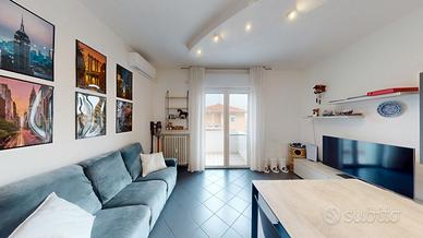 Luminoso trilocale con garage e cantina