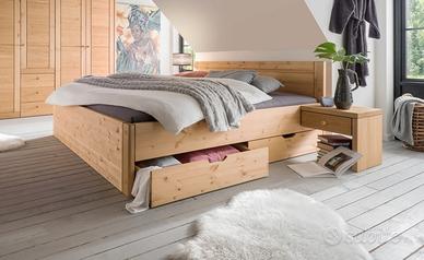 Letto matrimoniale in legno massiccio