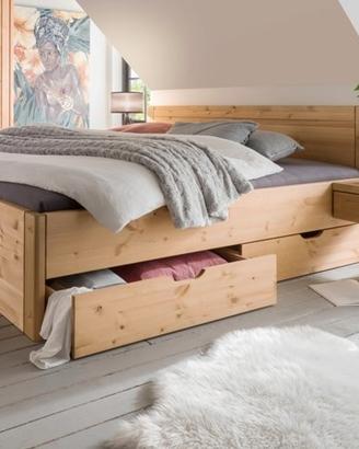 Letto matrimoniale in legno massiccio