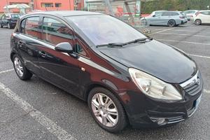 Opel Corsa Cosmo leggete bene
