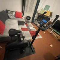 Cyclette EB 900 B autoalimentata con step Domyos