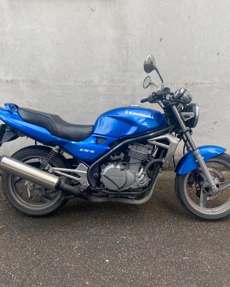 Moto Kawasaki Er 5