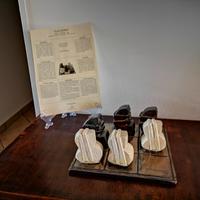 Gioco-scultura "Euro-Dollar"