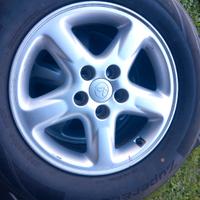 2 gomme 235 60 16 cerchi lega Toyota Rav 4 