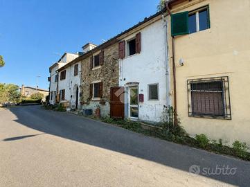 2 LOCALI A COLLESALVETTI