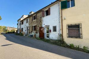 2 LOCALI A COLLESALVETTI