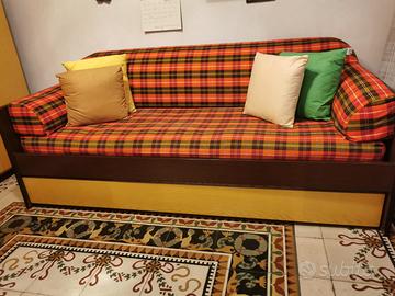 Armadio con divano letto e scrivania