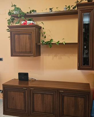Parete attrezzata in legno