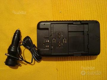 Caricabatteria universale per videocamera per auto