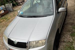 Skoda fabia 1.2 mpi benzina neopatentati