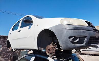 Ricambi FIAT PUNTO 1.2 benzina anno 2004