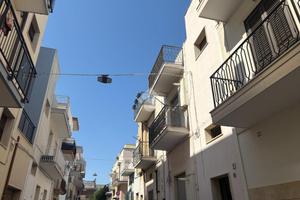 3 LOCALI A POLIGNANO A MARE