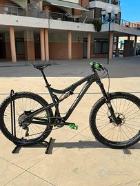 Santa cruz 5010C size M
