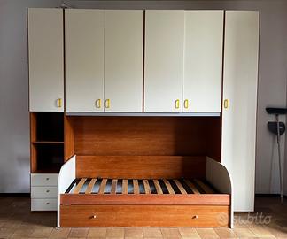 Armadio ad arco con letto singolo