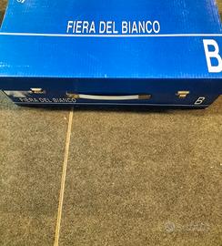 set biancheria ricamata con tombolo 