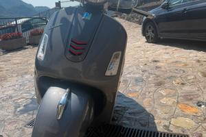 Vespa 300 gts