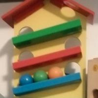 Gioco in legno casa rampa per palline